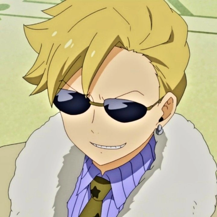 Ảnh Weisz Steiner cười nham hiểm