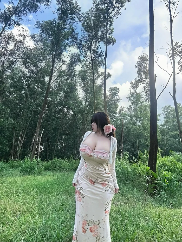 Ảnh Pi Tiên vú to ngực khủng