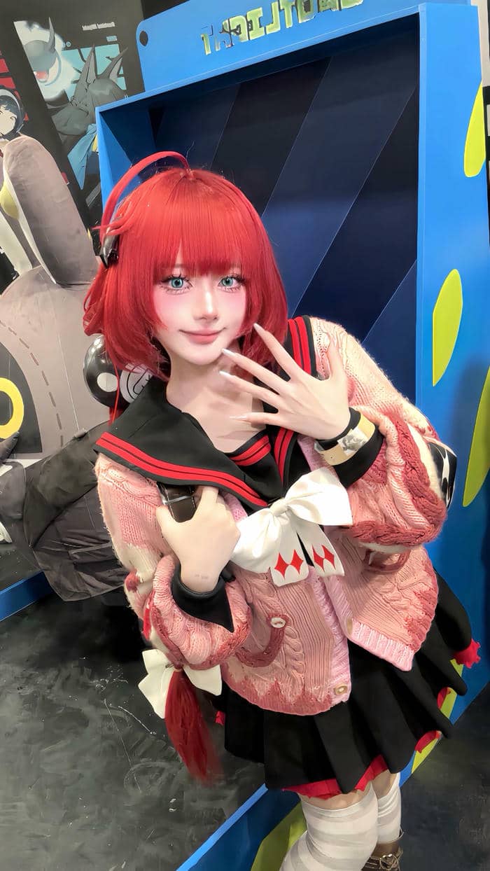 Nguyễn Thị Hà Vi cosplay hiện đại