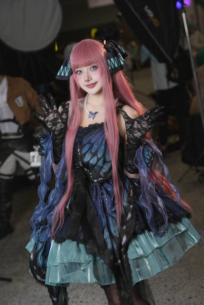 Nguyễn Thị Hà Vi cosplay tối giản