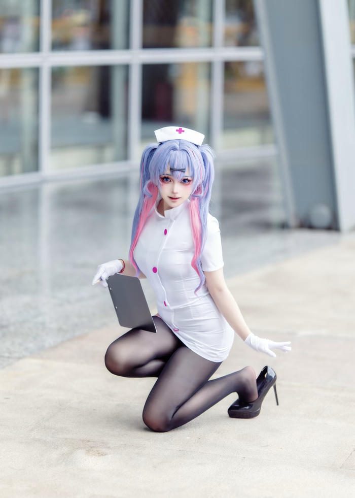 ảnh cosplay y tá anime nữ