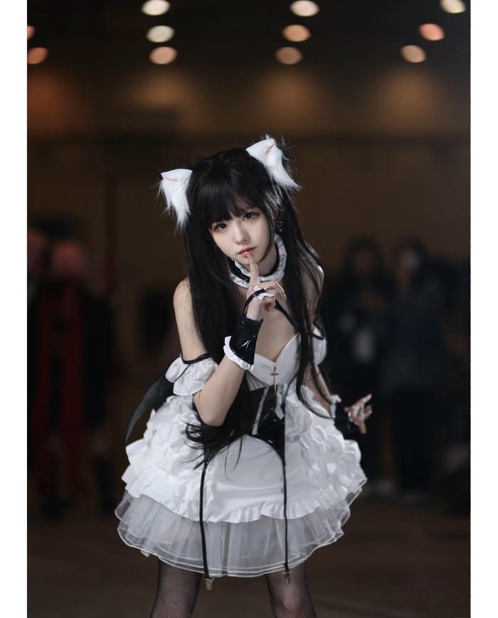 cosplay hầu gái đáng yêu