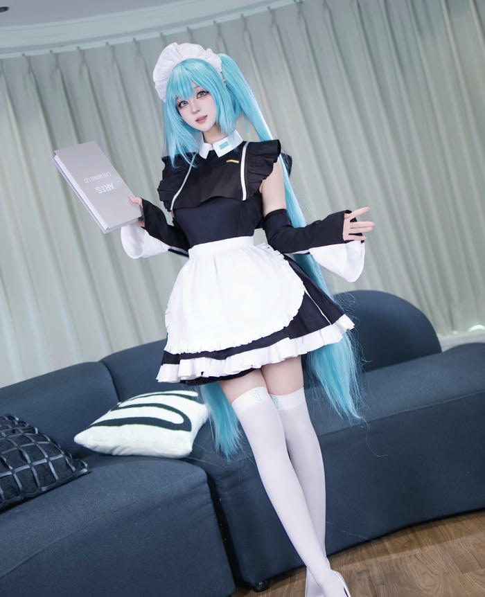 cosplay hầu gái dễ thương