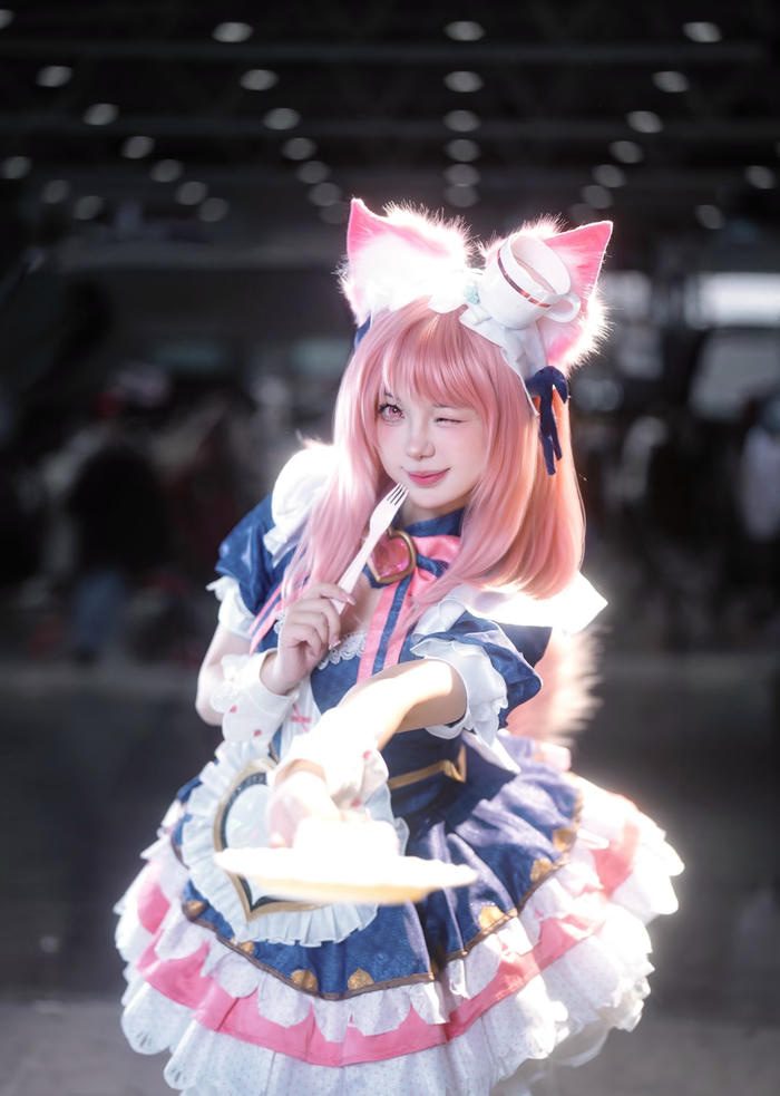 cosplay hầu gái xinh xắn
