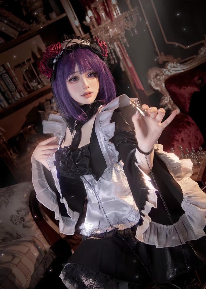 cosplay maid girl trong phòng