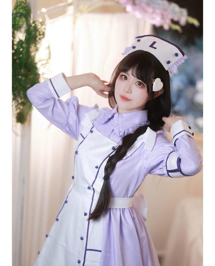 cosplay y tá quyến rũ