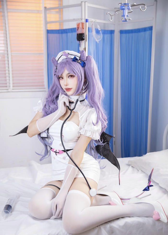 cosplay y tá tạo dáng đẹp