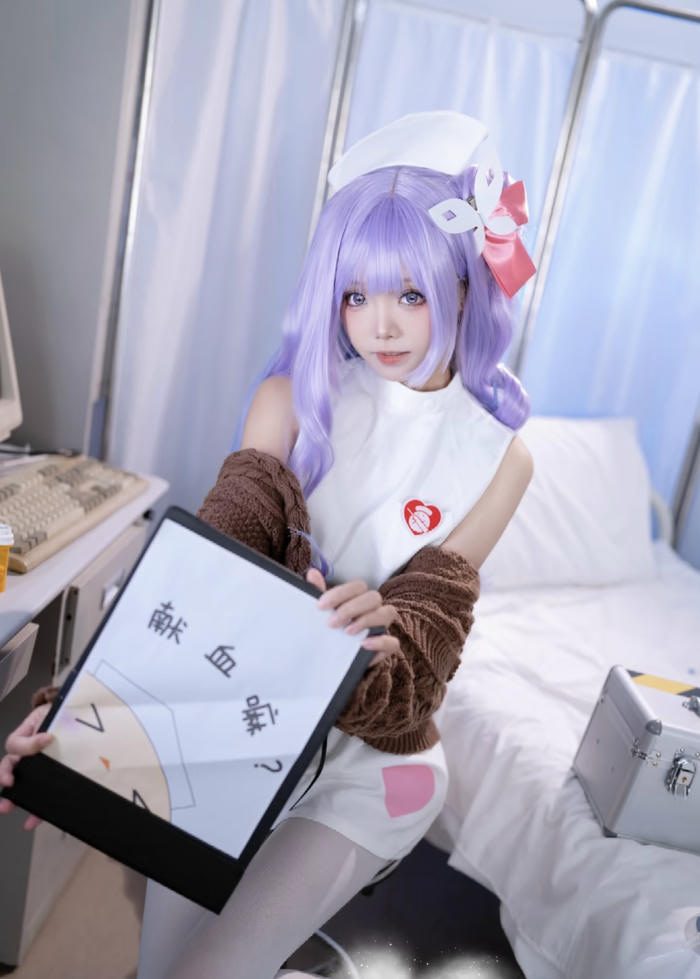 gái xinh cosplay y tá dễ thương