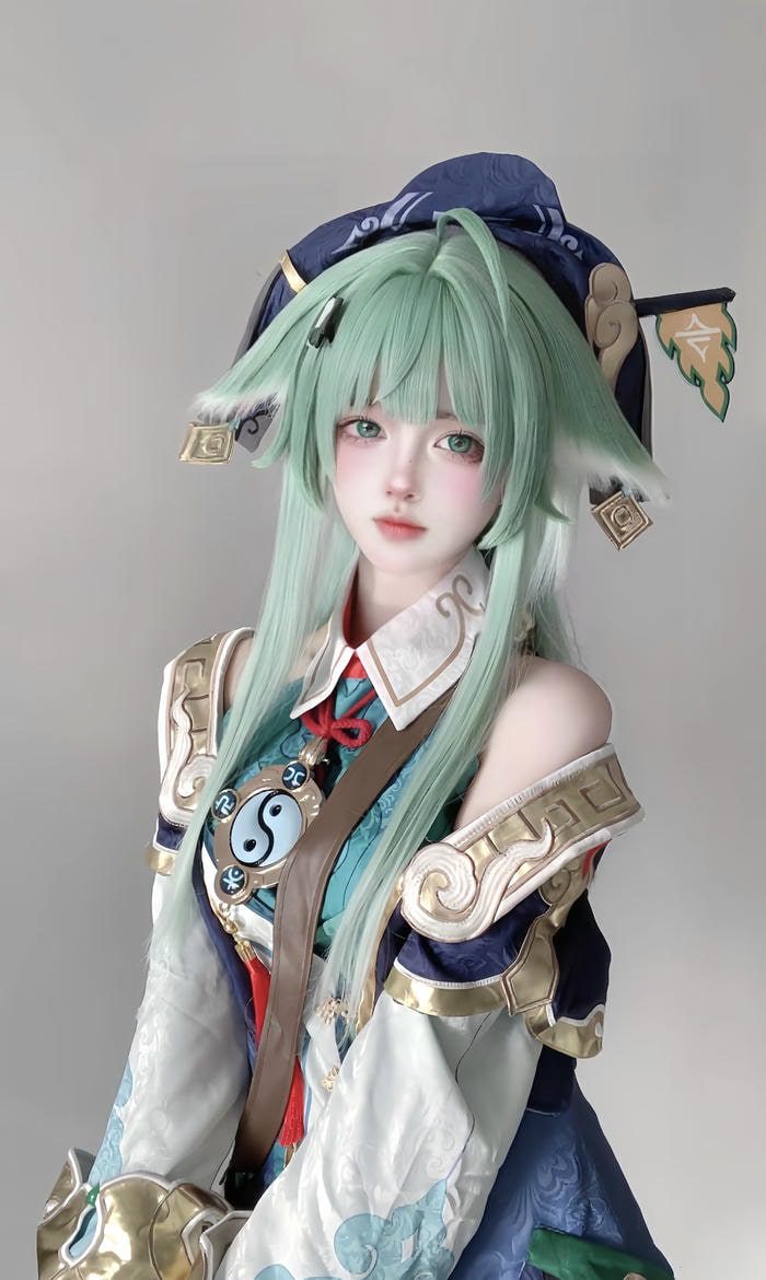 hình cosplay anime nữ ánh sáng tự nhiên