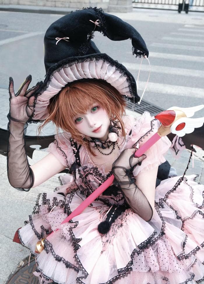 vẻ đẹp cuốn hút của nữ cosplay anime