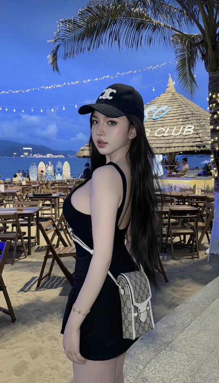 Trần Huyền Châu chụp ảnh đẹp