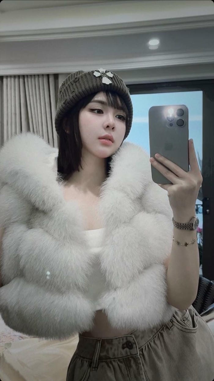 Trần Huyền Châu nữ tính