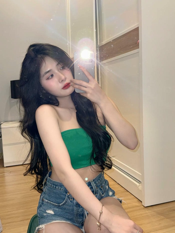 ảnh Quỳnh Alee sexy hot trend