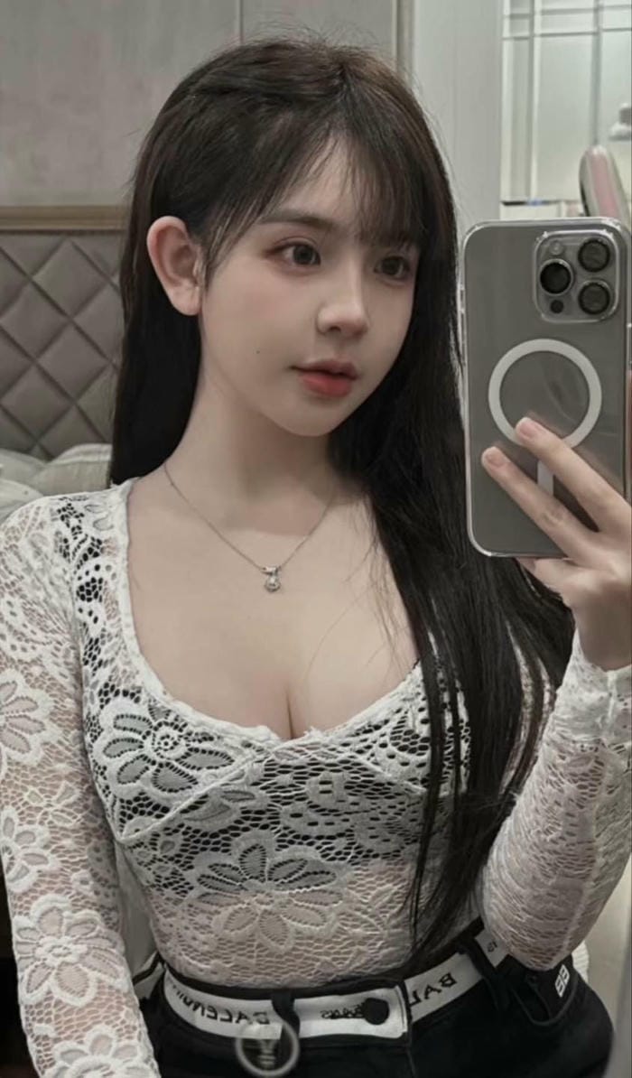 ảnh đời thường Trần Huyền Châu