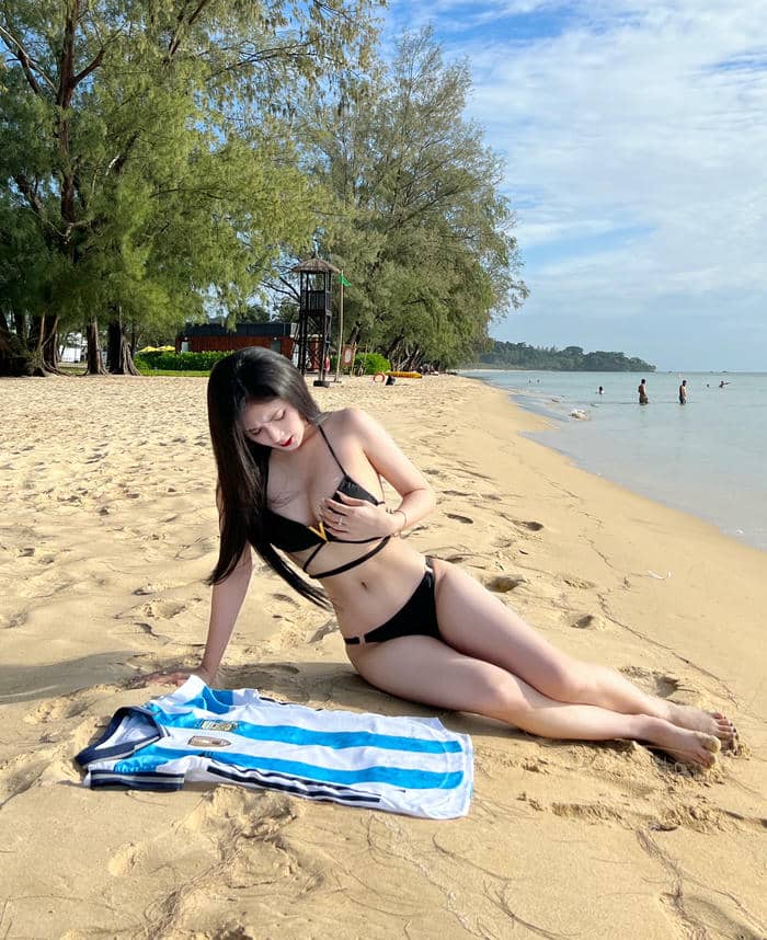 hình Quỳnh Alee bikini xinh xắn