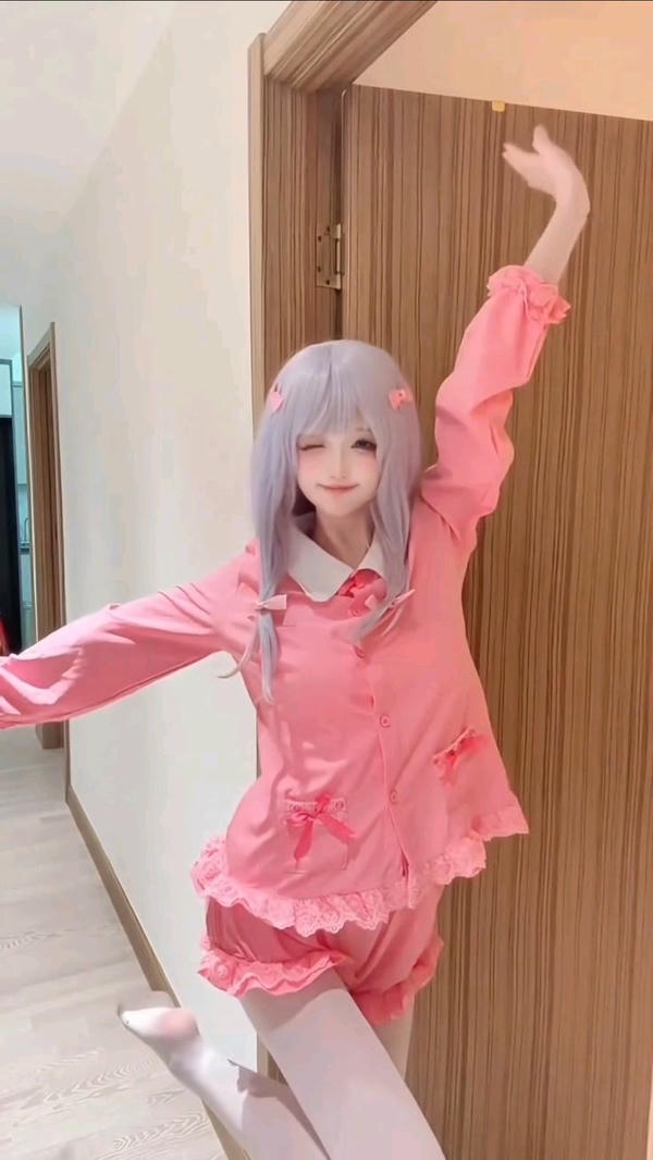 Ảnh Sagiri Izumi cosplay e ấp mê hoặc