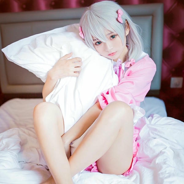 Ảnh Sagiri Izumi cosplay nhẹ nhàng