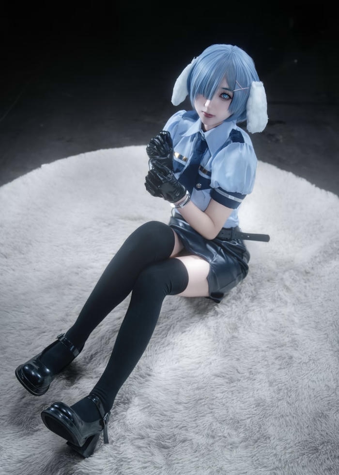 Ảnh cosplay cảnh sát nét đẹp khiêu gợi