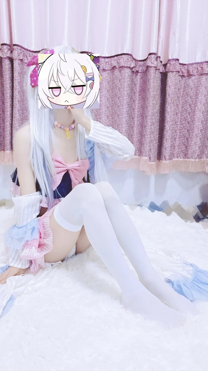 Cosplay khoe lồn quyến rũ đầy gợi cảm