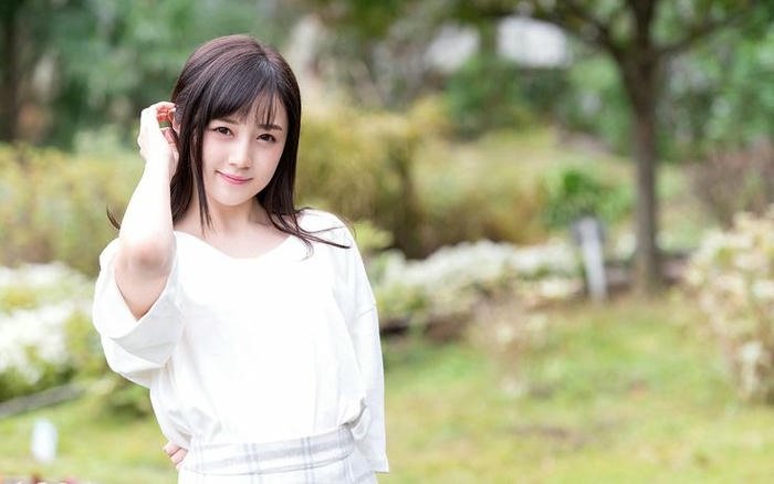 Emiri Suzuhara nude nóng bỏng đầy sức sống