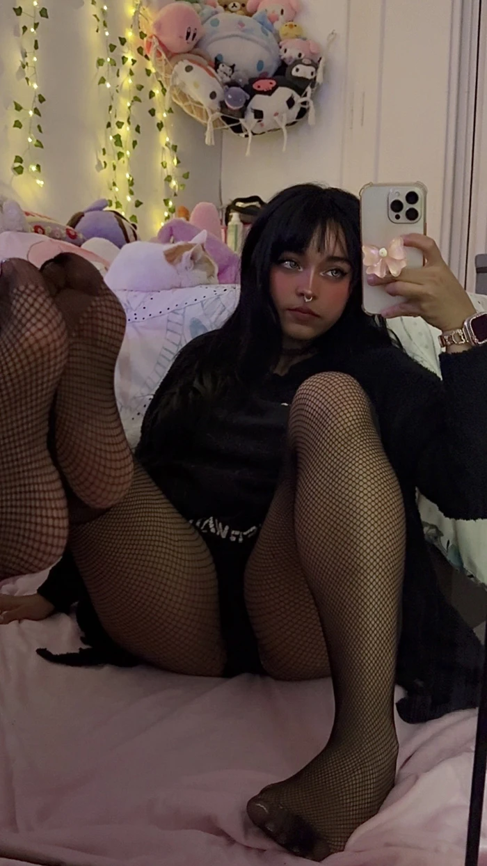 Gái đẹp teen mu hồng ướt át nhẹ