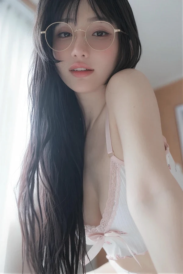 Hình Gái Việt Nam Vú To Ngực To Tròn Lớn