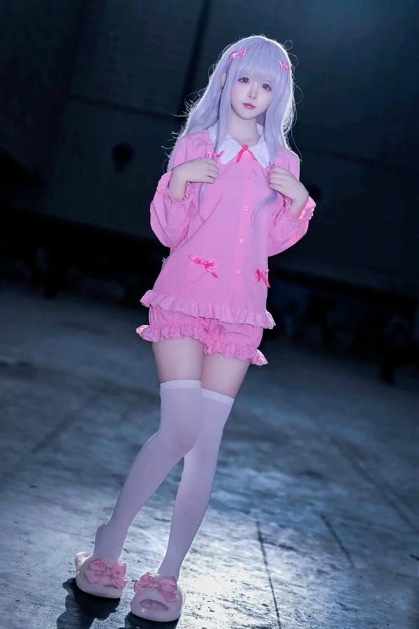 Hình Sagiri Izumi cosplay yểu điệu