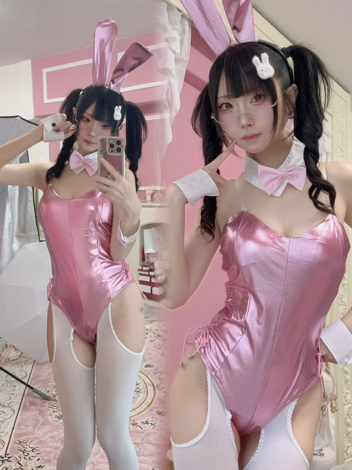 Idol cosplay khoe lồn Trung Quốc cuốn hút