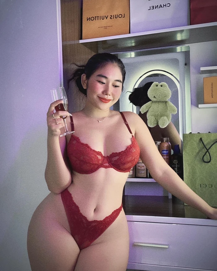 Vòng 3 to tròn sexy gợi dục cuốn hút