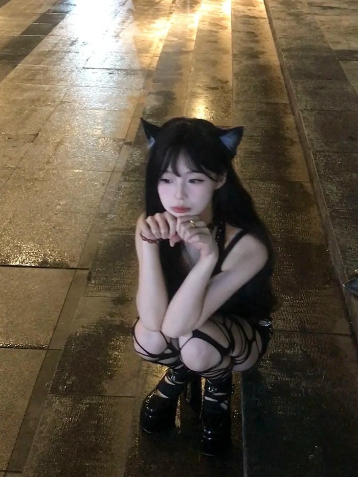 ảnh bad girl phong thái tự tin