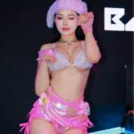 ảnh bar gái xinh phong cách hiện đại
