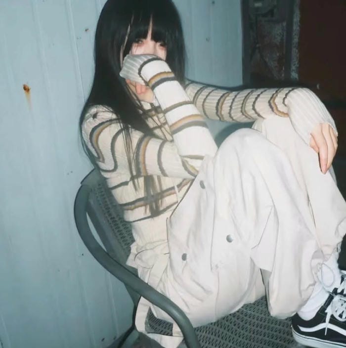 ảnh buồn tâm trạng con gái ánh mắt trầm lắng