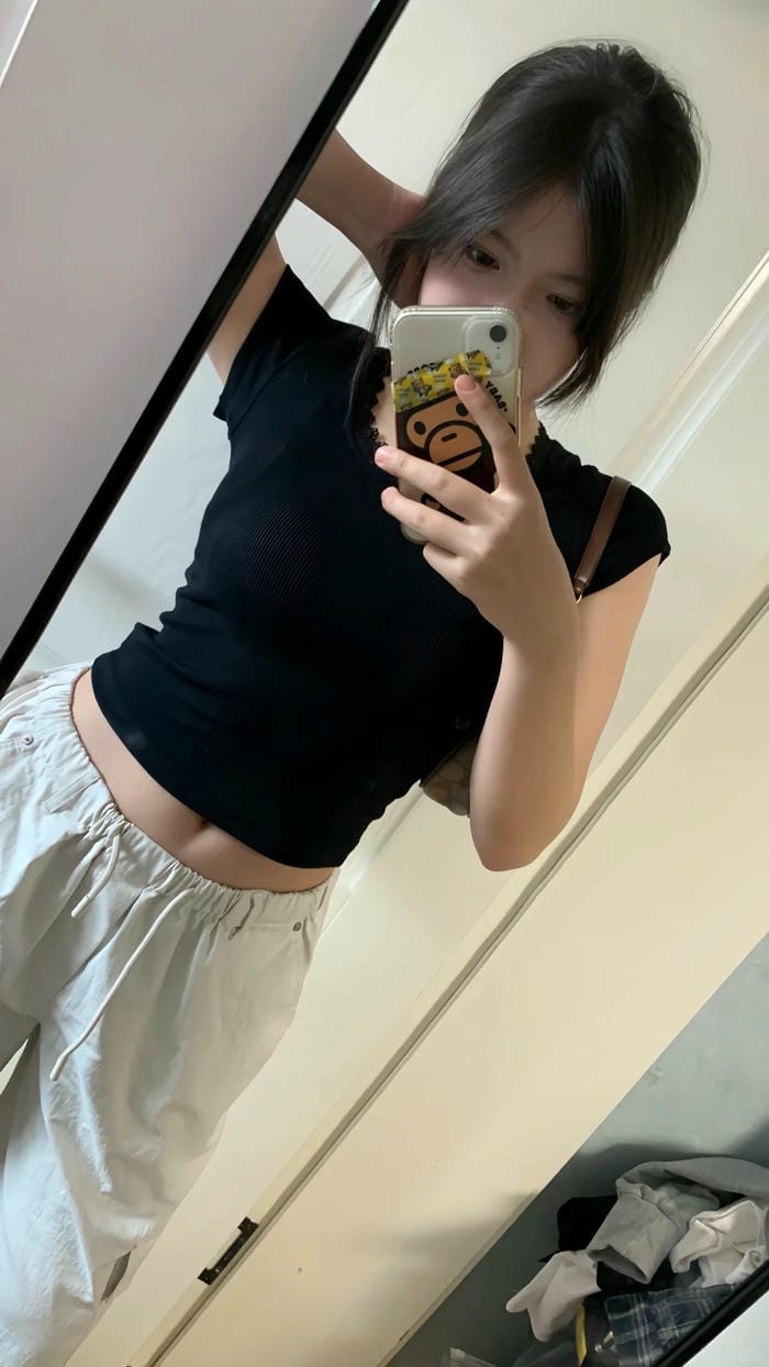 gái tóc dài xinh phong cách trẻ