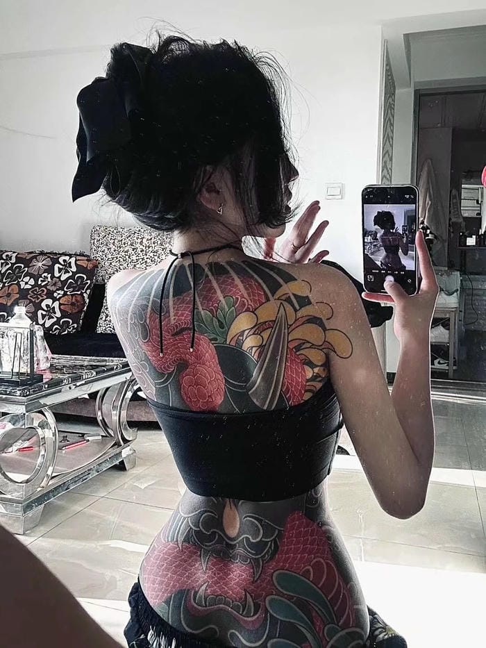 gái xinh xăm mình vẻ đẹp cá tính