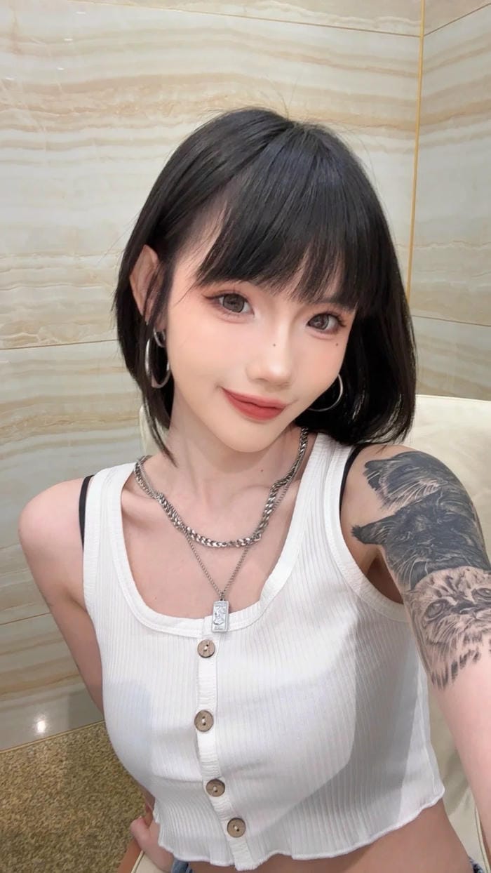 hình ảnh gái xăm mình xinh cá tính