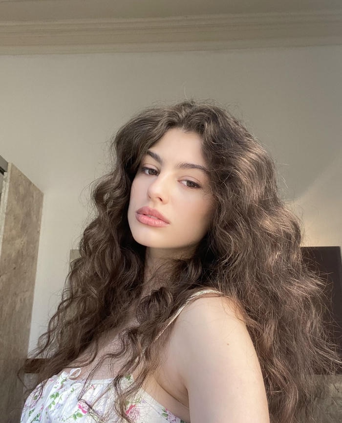 hình gái xinh châu Âu sở hữu nét đẹp tinh tế