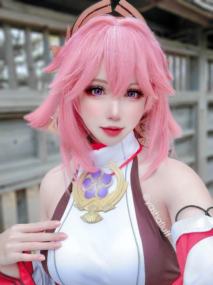 Ảnh cosplay Yae Miko lộng lẫy mê hoặc