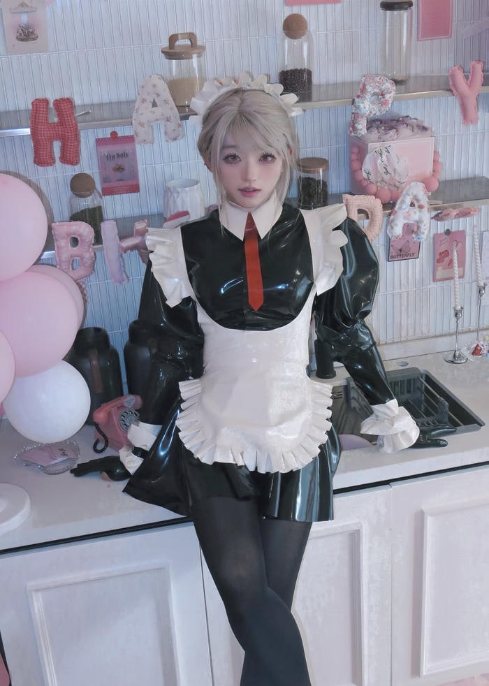 Ảnh cosplay maid theo hướng dễ thương khiến người xem thích thú