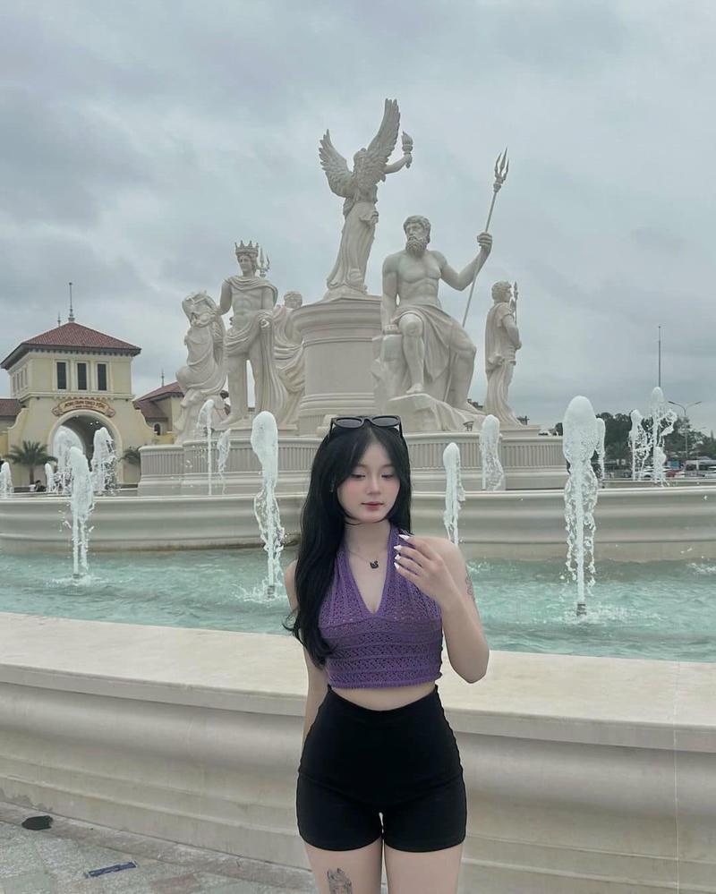 Ảnh sex Bình An khoe vòng 1 khủng