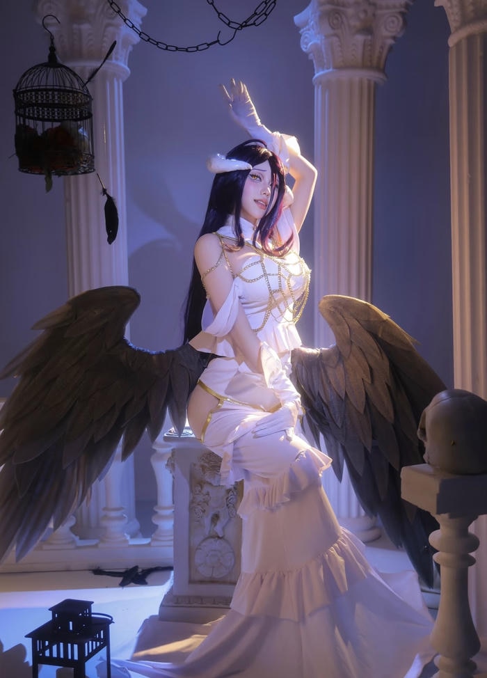 Bức hình albedo cosplay cho thấy sự nghiêm túc trong quá trình hóa thân