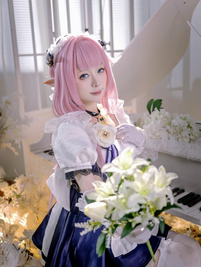 Bức hình cosplay maid tạo ấn tượng mềm mại và hấp dẫn