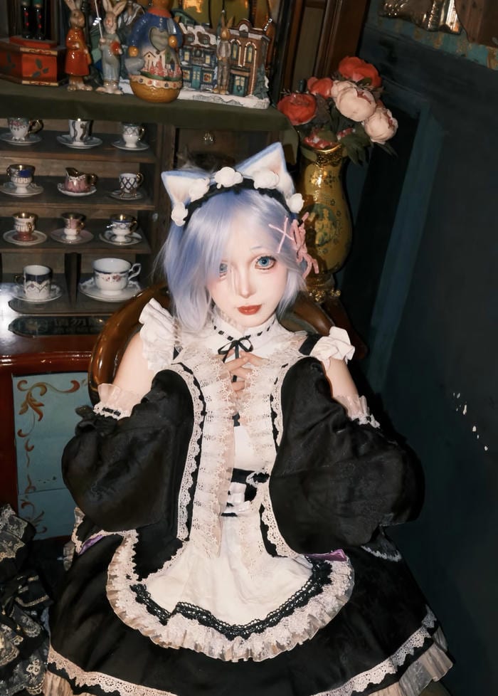Bức hình cosplay maid thể hiện sự tinh chỉnh khéo léo