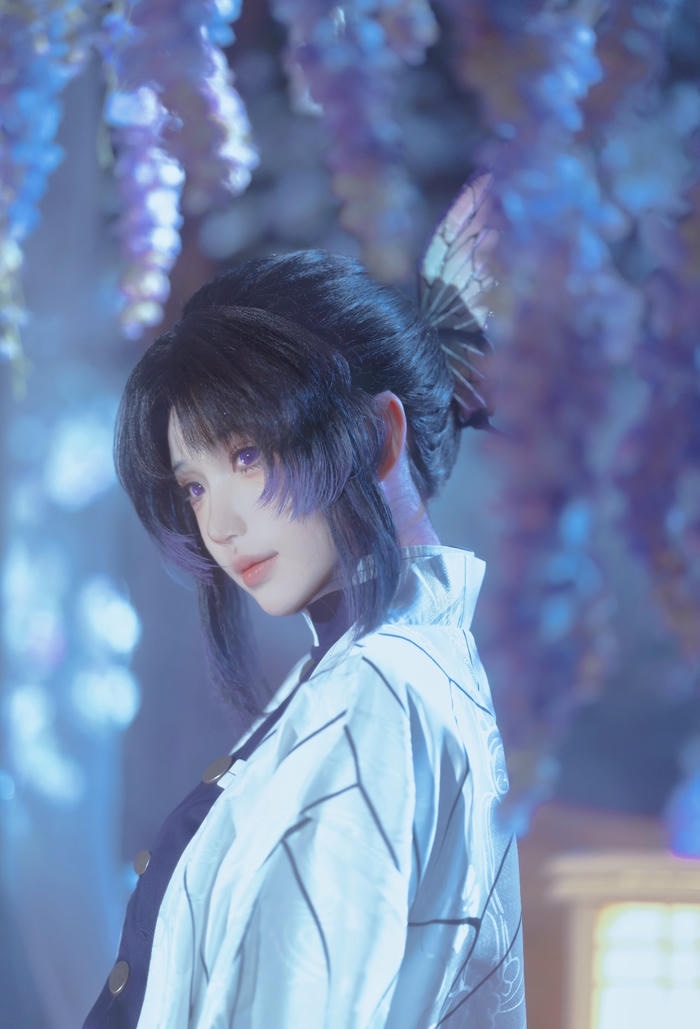 Bức hình cosplay shinobu mang lại cảm nhận dịu dàng