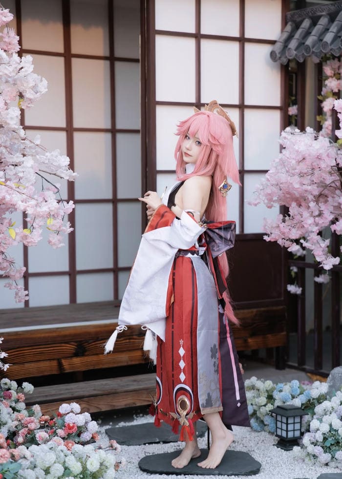 Bức hình cosplay yae miko cho thấy bản chất phi nhân loại