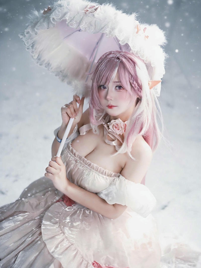 Cigw Pols bikini tạo dáng đơn giản rất cuốn hút