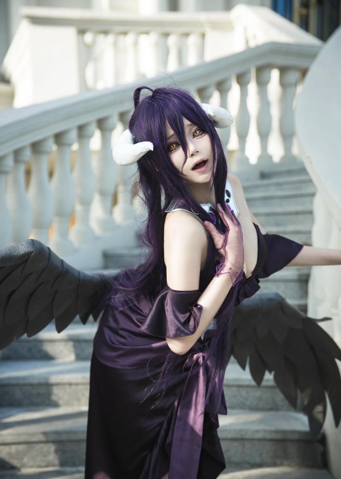 Hình albedo cosplay thể hiện sự đầu tư kỹ lưỡng vào phục trang nhân vật