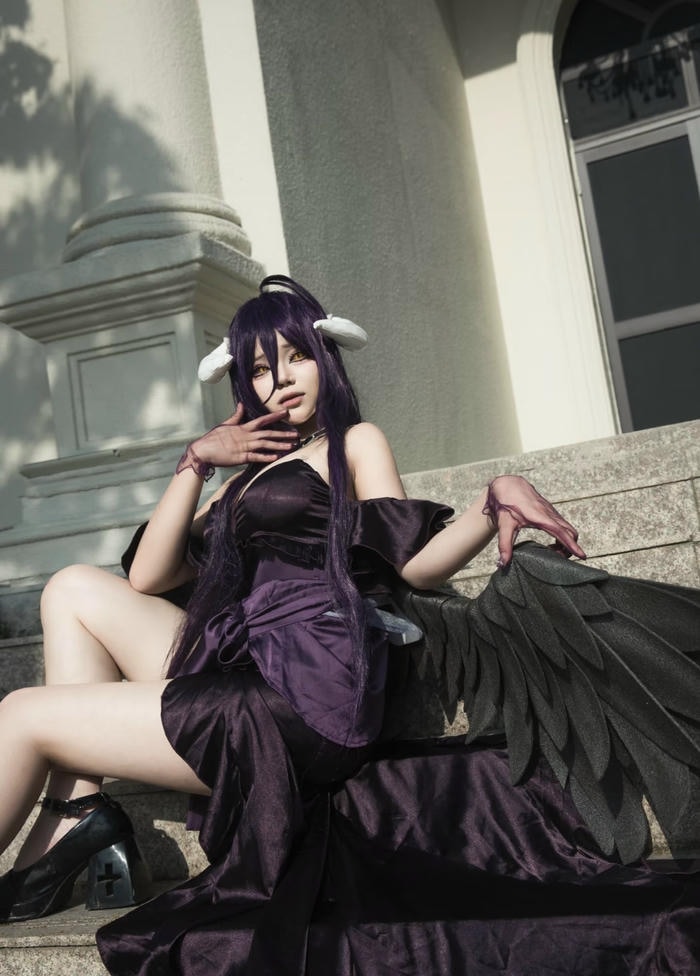 Hình ảnh albedo cosplay cho cảm giác nhân vật bước ra từ thế giới game