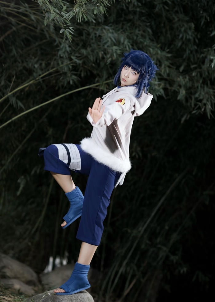 Hình ảnh cosplay hinata mang vẻ ngoài thanh thoát và cuốn hút tự nhiên