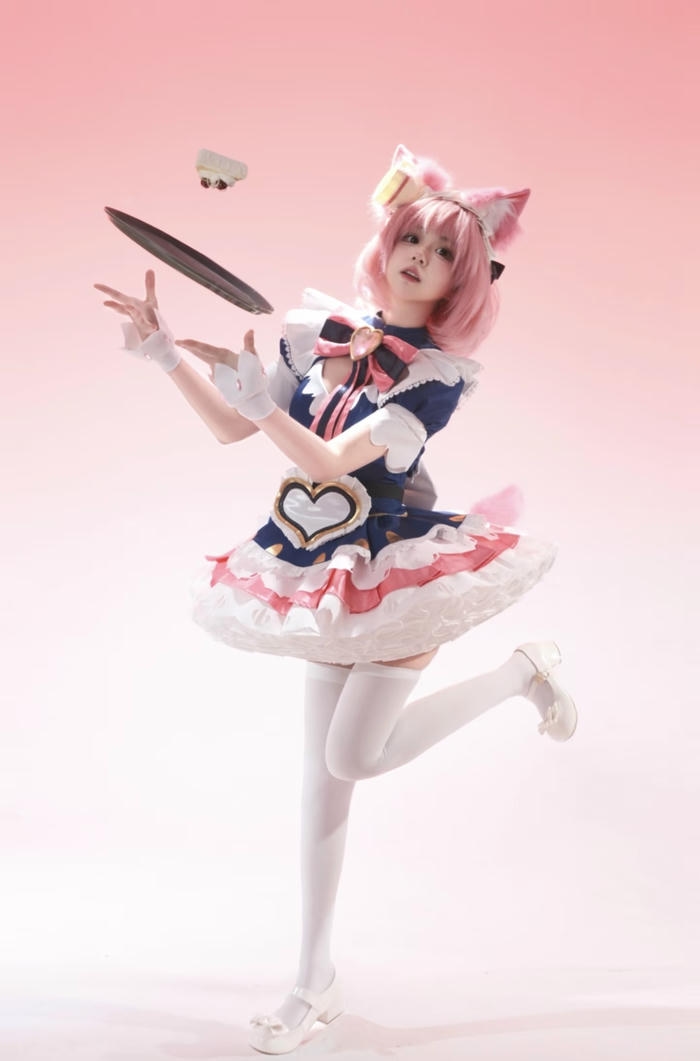 Hình ảnh cosplay maid theo phong cách quyến rũ tinh tế