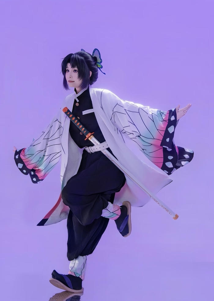 Hình ảnh cosplay shinobu mang ngoại hình tinh tế và nhẹ nhàng